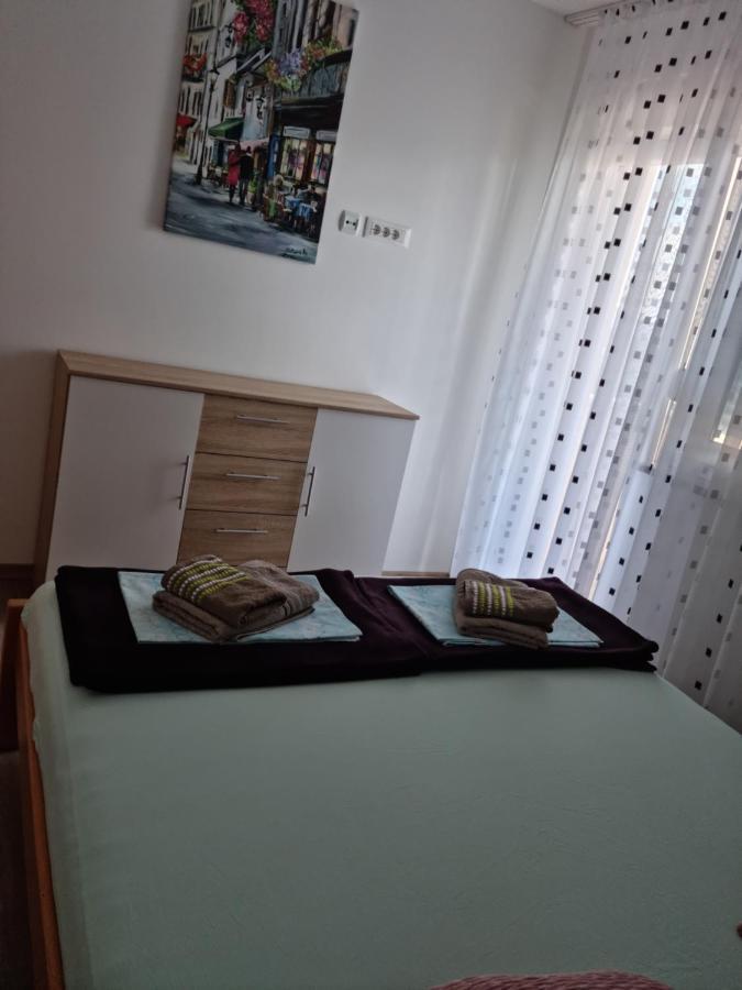 Appartments D&D Peroj Bagian luar foto