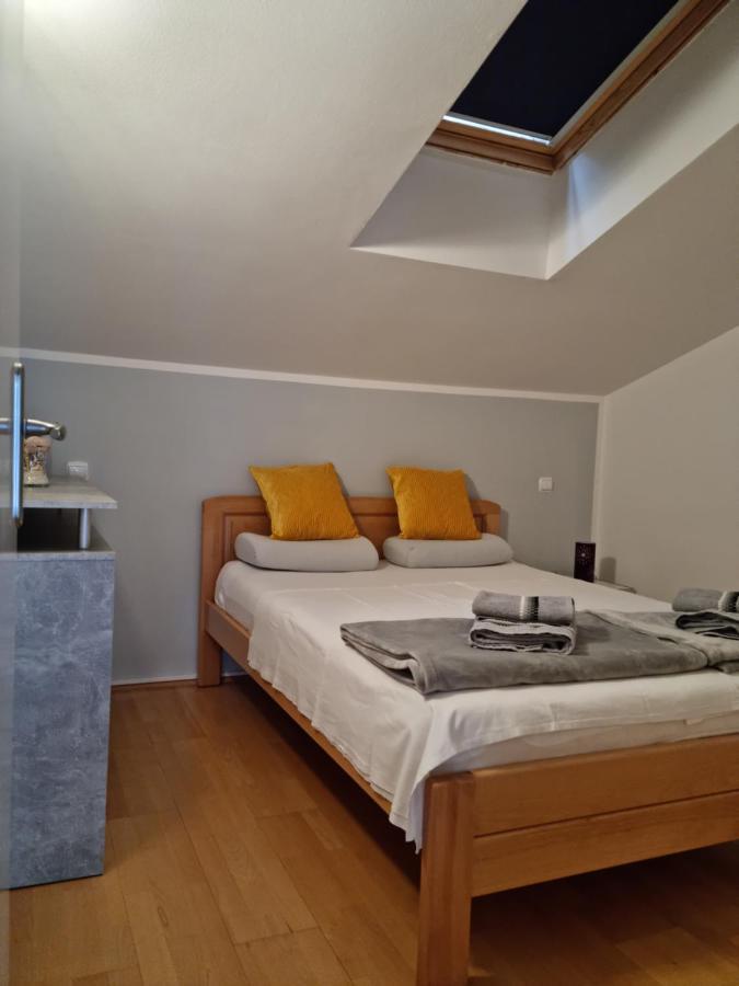 Appartments D&D Peroj Bagian luar foto