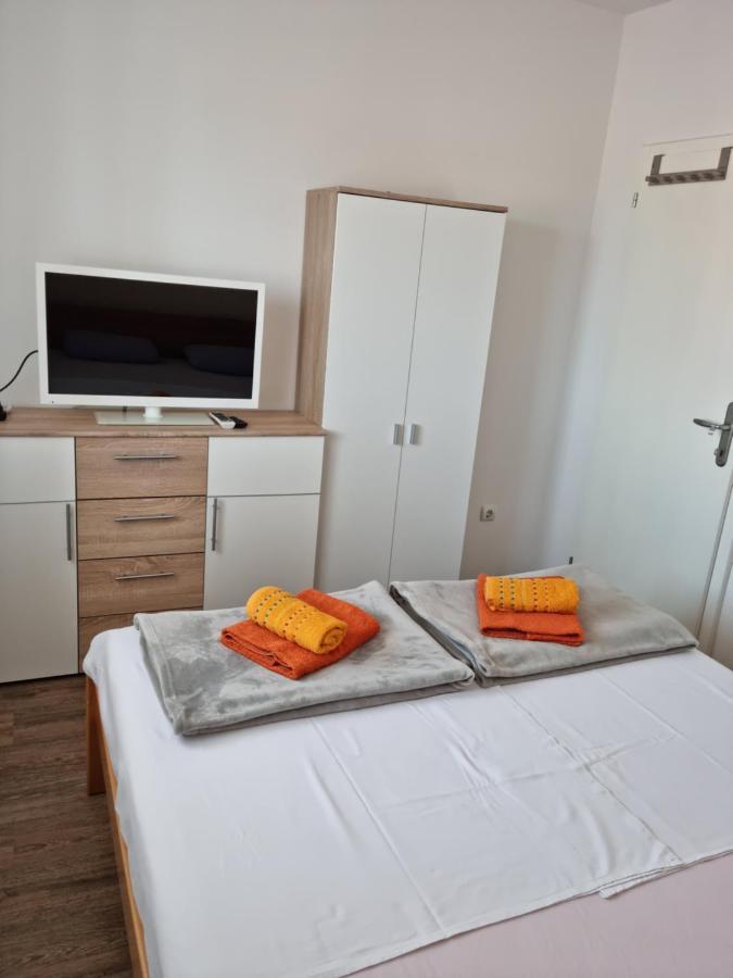 Appartments D&D Peroj Bagian luar foto