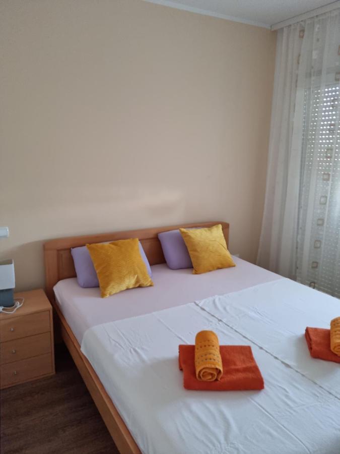 Appartments D&D Peroj Bagian luar foto