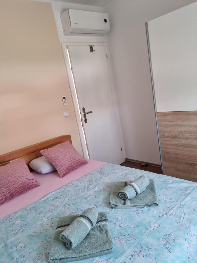 Appartments D&D Peroj Bagian luar foto