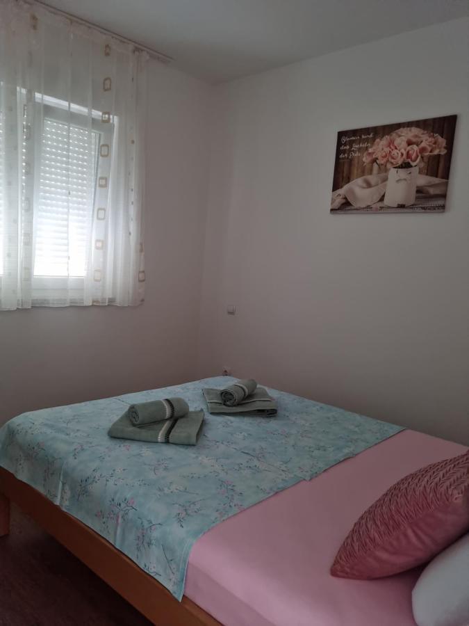 Appartments D&D Peroj Bagian luar foto