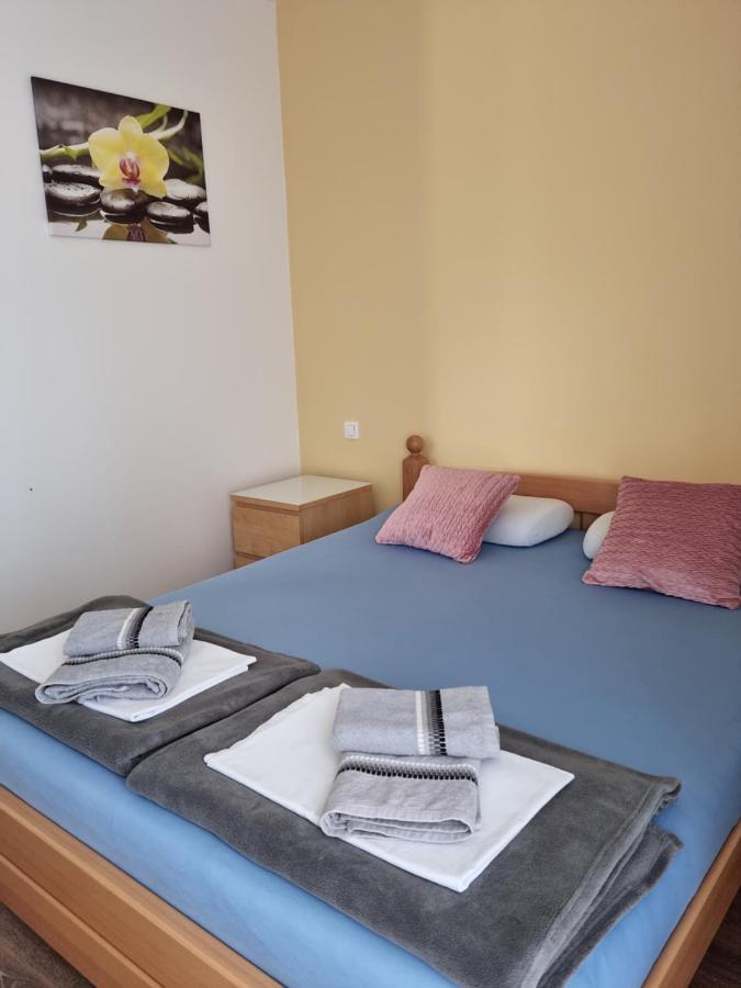 Appartments D&D Peroj Bagian luar foto