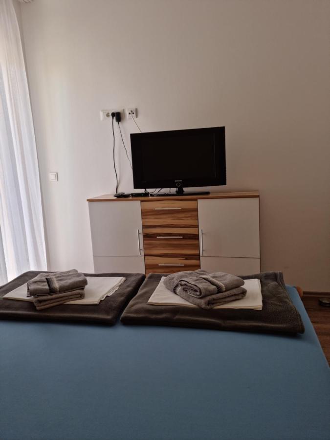 Appartments D&D Peroj Bagian luar foto